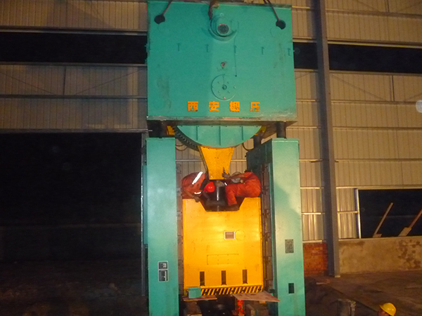 大型沖床吊裝 大型沖床吊裝