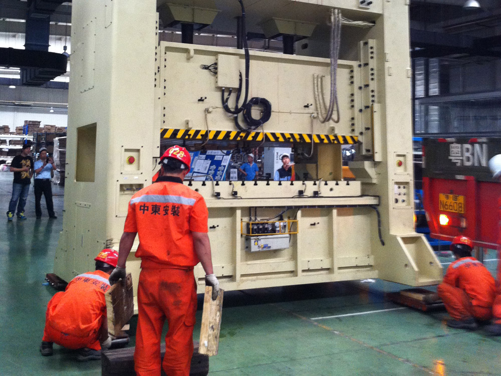 沖床吊運(yùn)安裝 沖床吊運(yùn)安裝